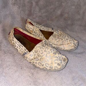 Bob's | Cheetah Print Cream and Silver Metallic Classic Canvas Shoes